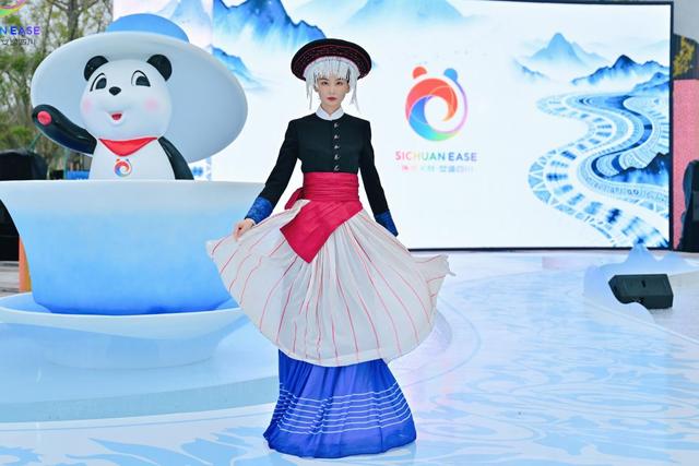 攀枝花盐边傈僳服饰惊艳四川文旅大会