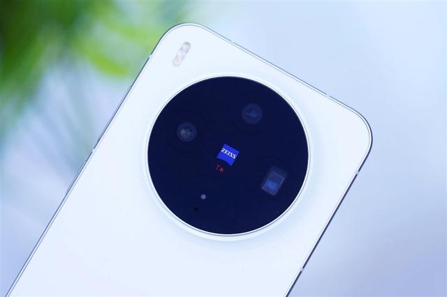 完美小屏影像旗舰！vivo X300手机评测：随手一拍就有德味 高阶技巧信手拈来