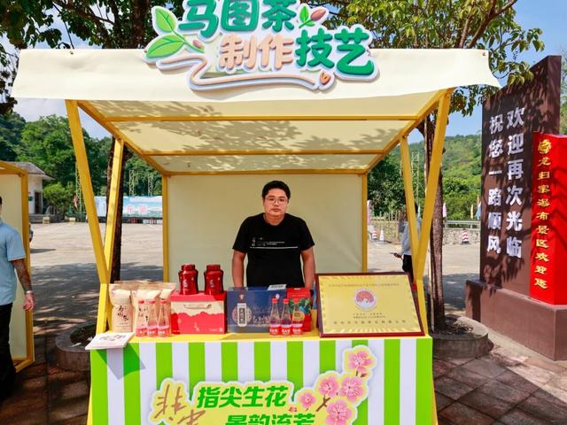 高能预警！现场直击丰顺绝美花墙、花路...