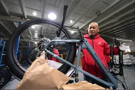 （新华全媒+）老字号里看信心系列报道——创新求变 新飞鸽再“展翅”图片