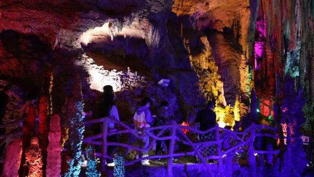 【秋游绥阳】解锁16℃的高山溶洞，震撼与温暖不期而遇！