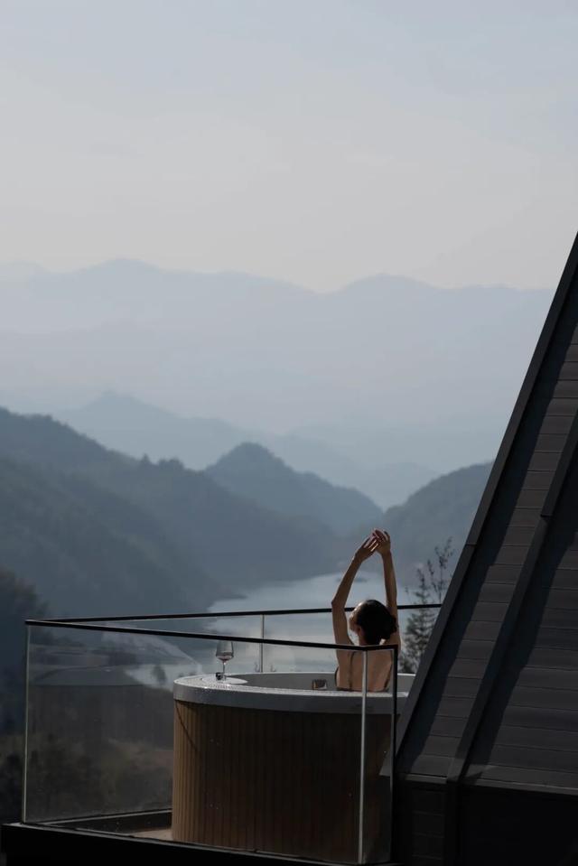 秋冬游资源！雾凇染丹霞，油茶暖红韵，这趟桂北秘境之旅很治愈