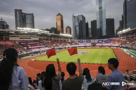 看台也是风景！世界田联主席塞巴斯蒂安·科点赞广州体育氛围图片