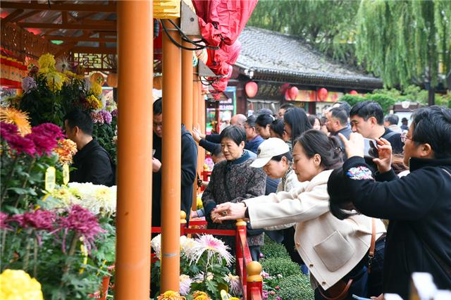 纵览文旅深察｜凭什么让游客“来了不想走，走了还再来”？这个5A景区的长盛不衰值得旅游从业者借鉴！