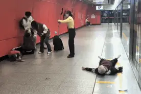 广州地铁通报“年轻人与老人发生肢体冲突”：因下车拥挤产生口角图片