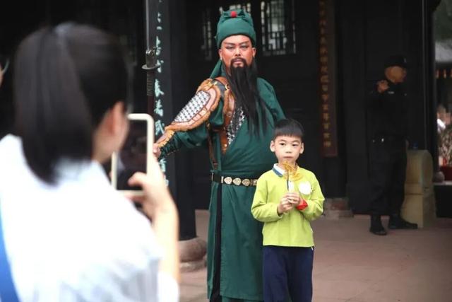 巡游互动、文化体验、趣味游园......城厢古城继续嗨起走→