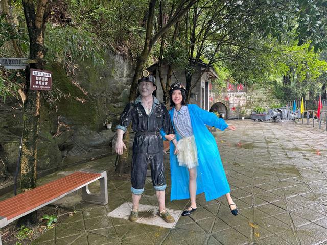 9.9元的天坑瀑布，在乐山看见旅游该有的样子