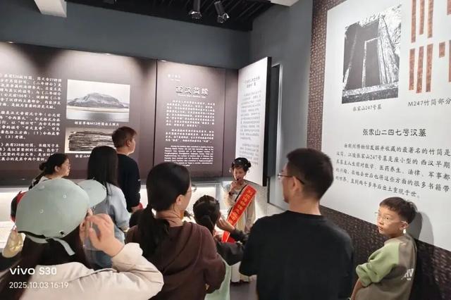 【楚韵荆声 志愿同行】⑭“荆声有你”暖古城！文旅志愿服务绘就楚韵新图景