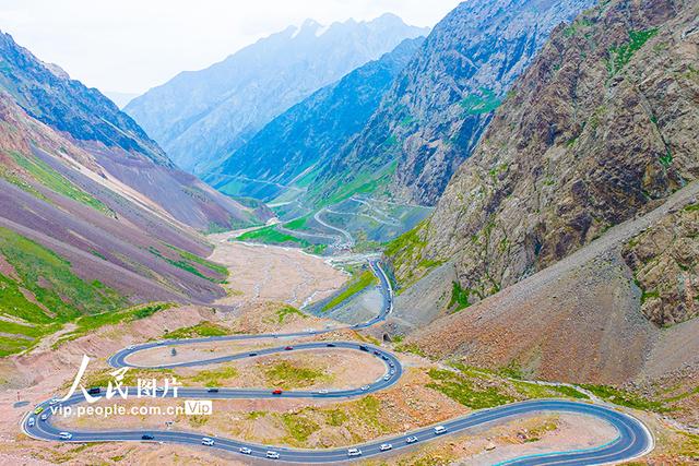 新疆乌苏：独库公路壮美如画