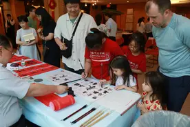 日媒：语言学习APP“多邻国”股价上涨图片