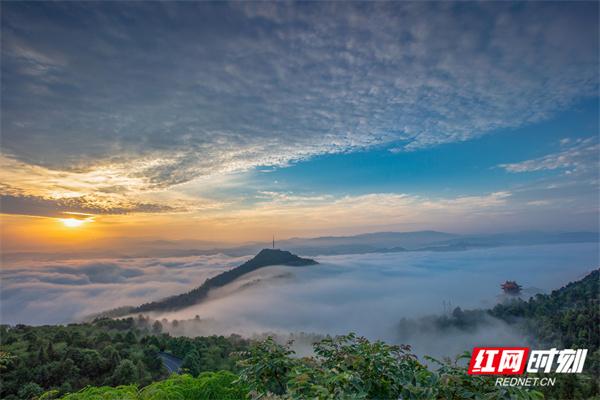 湖南洪江区：云端之上，定格云海日出的诗意画卷
