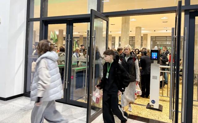 深秋洛阳引热潮！俄罗斯游学团沉浸式感受古都魅力