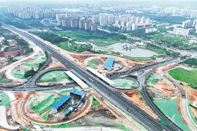 环岛高速仙沟互通“四叶草”初现图片