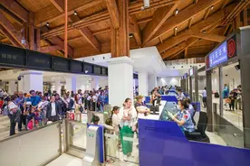 俄罗斯人挤爆三亚！China Travel爆火，张家界等地受外国游客热捧图片