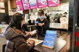 境外人士来华支付“不见外”图片