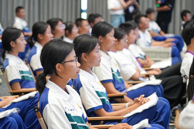 叩响未来之门！光华“AI在未来”夏日挑战营在银川圆满落幕