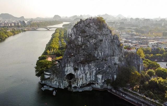 来桂林跑马怎么跟着赛道玩？看这个就够了～在山水画卷中奔跑，解锁 “甲天下” 的独特赛道！