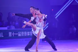 第十一届世界体育舞蹈节圆满收官！阎棒棒/杜玉君加冕“双冠王”图片