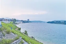 水润田畴 物阜粮丰图片