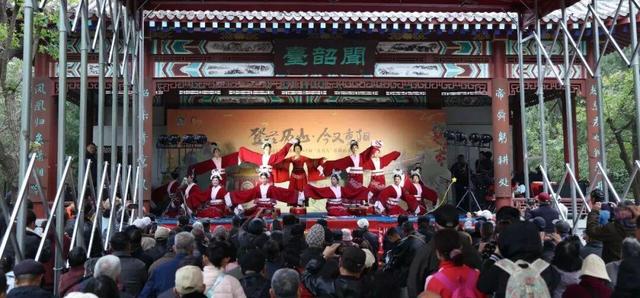 第42届千佛山“九月九”重阳山会开幕