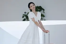 RIMOWA花瓣粉色登机箱行李背带，Y-3厚底新鞋款Y-3GENDO｜是日美好事物图片