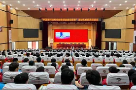 中国老科协科学报告团专家到关岭开展进校园活动讲座图片