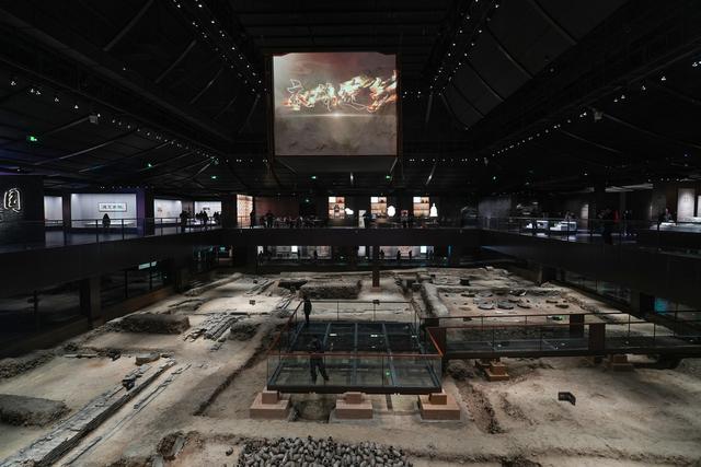 衣锦城遗址博物馆今日开馆，不少人来寻《太平年》剧中“同款”