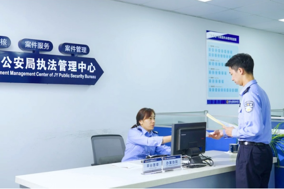 江苏江阴：AI智能审卷堪比“超级法制员”！