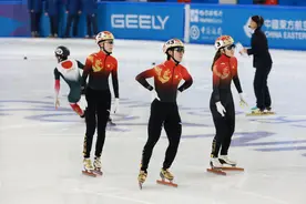 领先时失误痛失好局 中国短道队无缘混合接力奖牌图片
