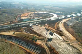 长晋高速公路神农互通工程：抢工期 赶进度 确保年底实现全线贯通图片