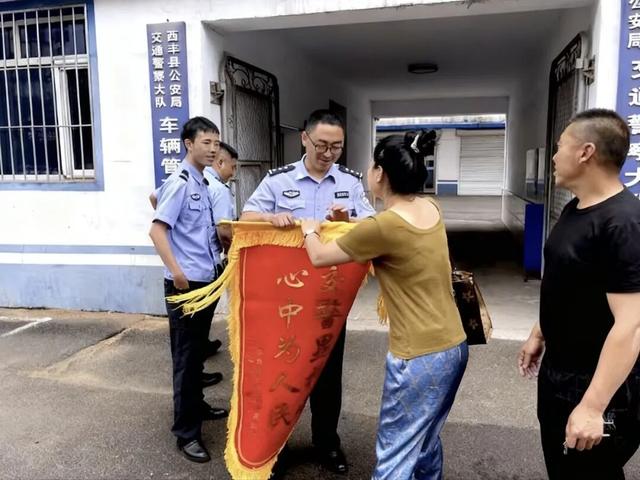 交警大队中队长执法现场被撞牺牲，生命定格在37岁