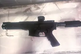 纽约地铁站现大威力步枪！“常在大规模枪击中出现”图片