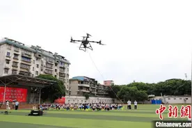 中美学子桂林“结对子” 沉浸式开展文化研学交流图片