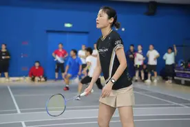 宝山杨行体育中心开馆，迎来市民运动会羽毛球总决赛图片