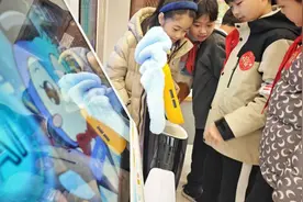 铜像“活”了，机器人更会聊天了！新学期，AI给申城校园带来惊喜图片