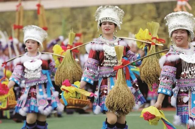 融水芦笙斗马节的精彩活动上柳州日报啦