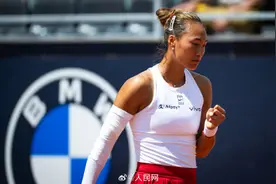 祝贺！郑钦文2比0战胜弗莱彻图片