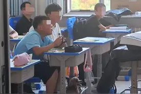 内蒙古一初中生带宠物狗上课老师帮忙遛狗？班主任：系生物开学第一课，破例允许图片