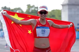 中国运动员竞走夺冠，肚脐贴能避免拉肚子？有法国运动员半路拉裤子上了……图片