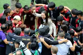 57岁华裔美女竞争泰国足协主席，中、泰两国足球的相爱相杀，将愈演愈烈？图片