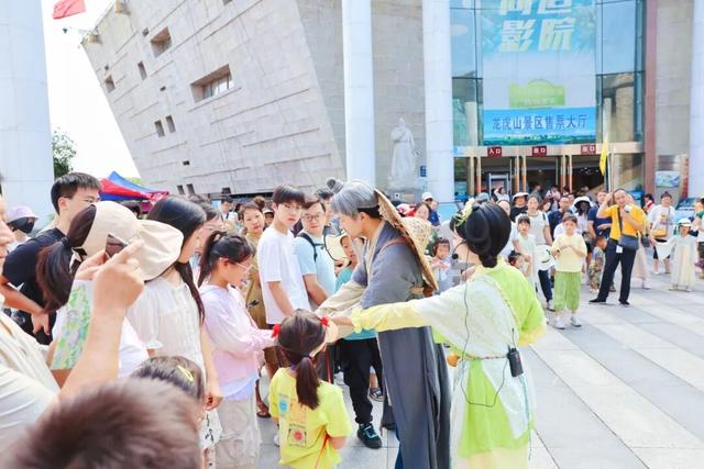 快乐不打烊！龙虎山国庆第三天能量满格！