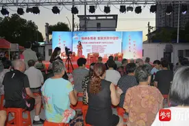 无锡这台文艺晚会，苏庙社区的老兵们共唱《咱当兵的人》图片