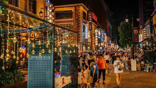 今儿起，在洛阳能边坐地铁边摸「文物」啦！