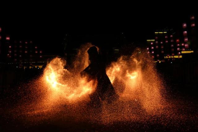 转发推文集赞免费入场‼️龙虎山跨年夜，再添一场“火”的狂欢‼️