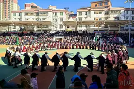 巴塘：千人弦子锅庄贺新春，非遗“舞”出幸福年图片