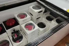 部分门店只有冰柜，网红蛋糕“慕叁山”如何“新鲜制作”？图片