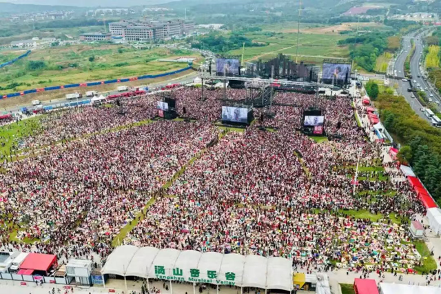 8天，323万人次！