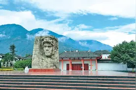 大渡河畔“赶考路” 夹金山下“振兴图”图片