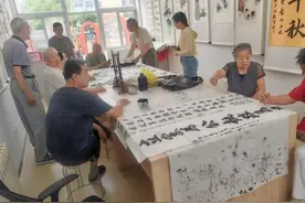 “小达人”变身“策展人”！汉沽街道前坨里社区在“家门口”的“红色共享阵地”办起展览图片