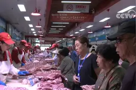 为促进生猪市场平稳运行 国家将于近期开展中央冻猪肉储备收储图片